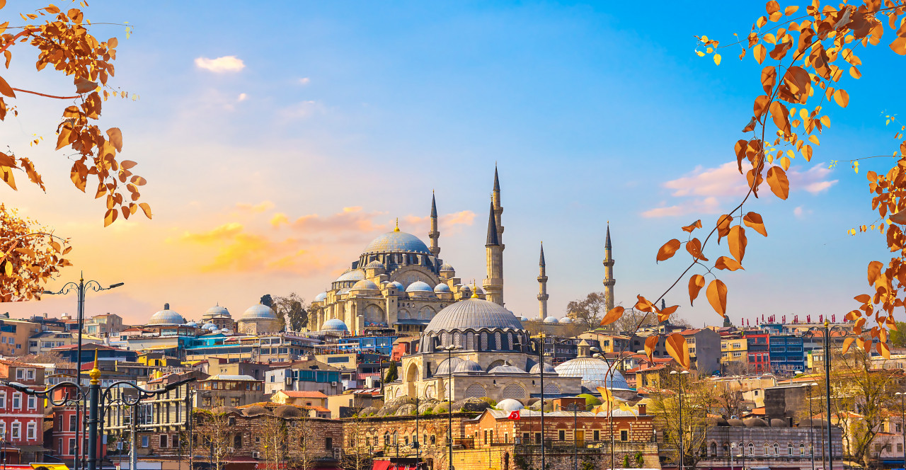 https://cdn.bixcod.com/resimler/liste/suleymaniye-mosque-autumn-istanbul-sunset-216451.jpg
